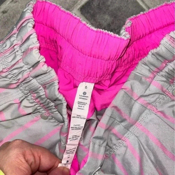 Lululemon Spring Break Away Short - Picture 5 of 7